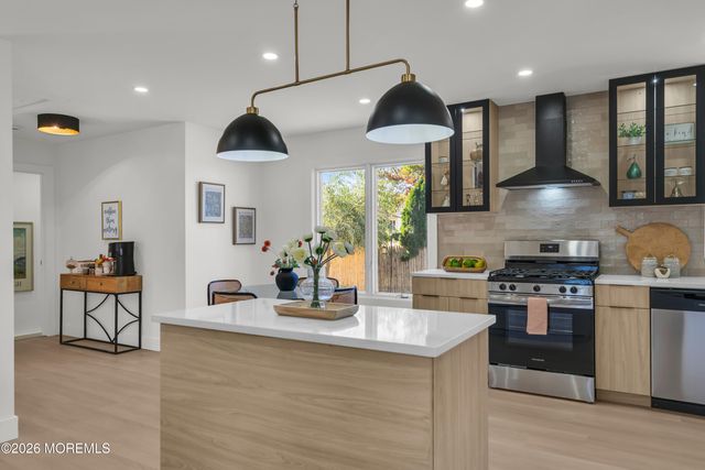 49 Elm Street, Beachwood, NJ 08722