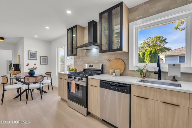 49 Elm Street, Beachwood, NJ 08722