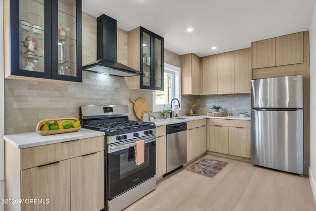 49 Elm Street, Beachwood, NJ 08722