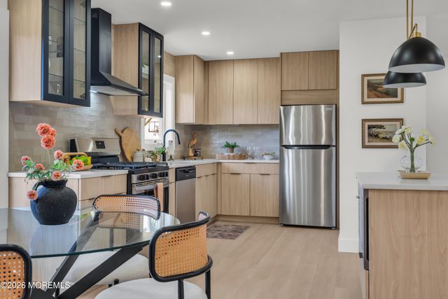 49 Elm Street, Beachwood, NJ 08722