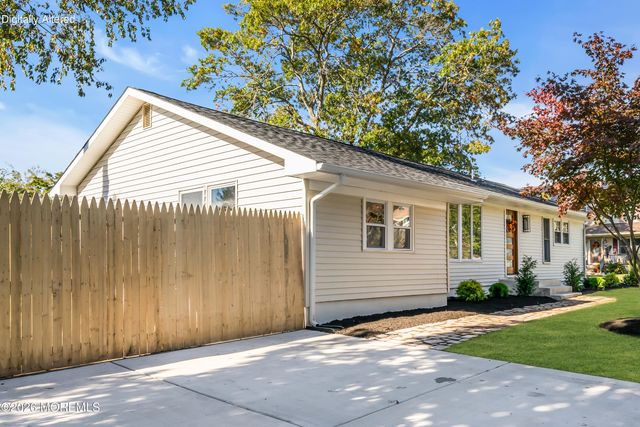 49 Elm Street, Beachwood, NJ 08722
