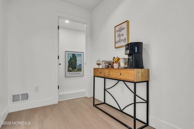 49 Elm Street, Beachwood, NJ 08722