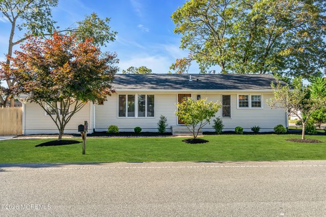 49 Elm Street, Beachwood, NJ 08722