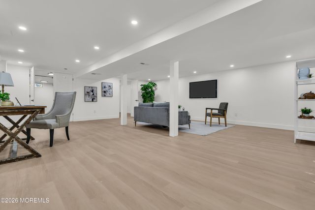49 Elm Street, Beachwood, NJ 08722