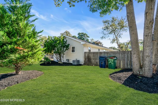 49 Elm Street, Beachwood, NJ 08722