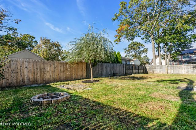 49 Elm Street, Beachwood, NJ 08722