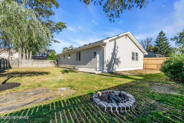 49 Elm Street, Beachwood, NJ 08722