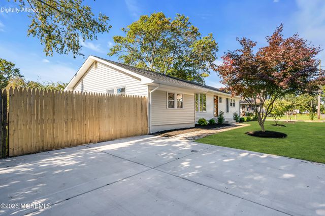 49 Elm Street, Beachwood, NJ 08722