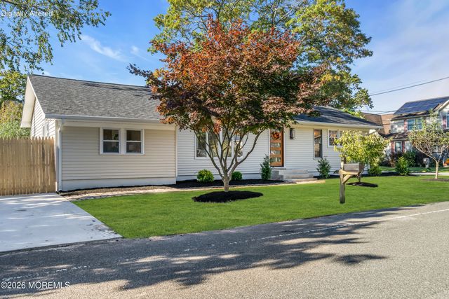 49 Elm Street, Beachwood, NJ 08722