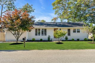 49 Elm Street, Beachwood, NJ 08722