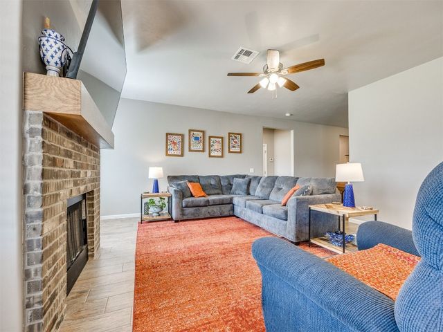 9556 Country Side Lane, Guthrie, OK 73044