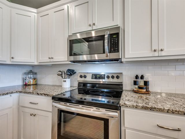 9556 Country Side Lane, Guthrie, OK 73044