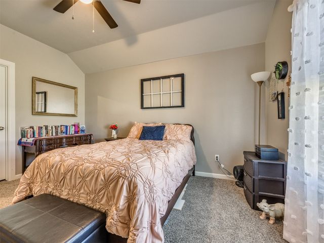 9556 Country Side Lane, Guthrie, OK 73044