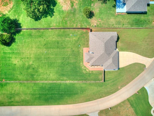 9556 Country Side Lane, Guthrie, OK 73044