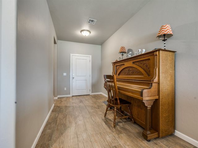 9556 Country Side Lane, Guthrie, OK 73044