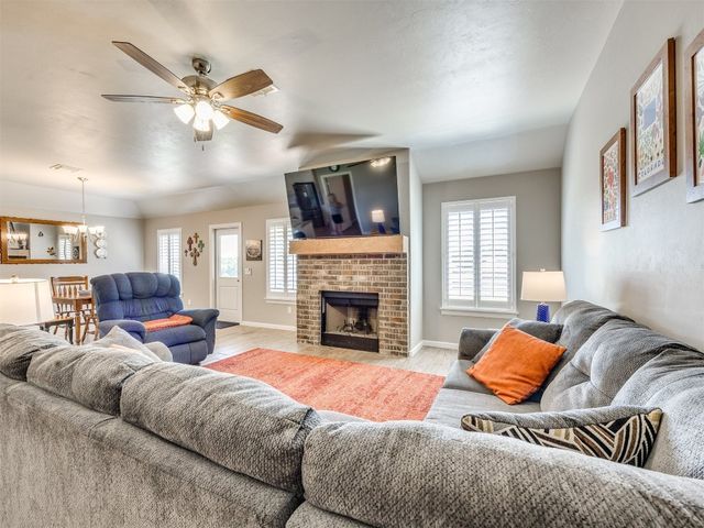 9556 Country Side Lane, Guthrie, OK 73044