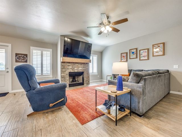 9556 Country Side Lane, Guthrie, OK 73044