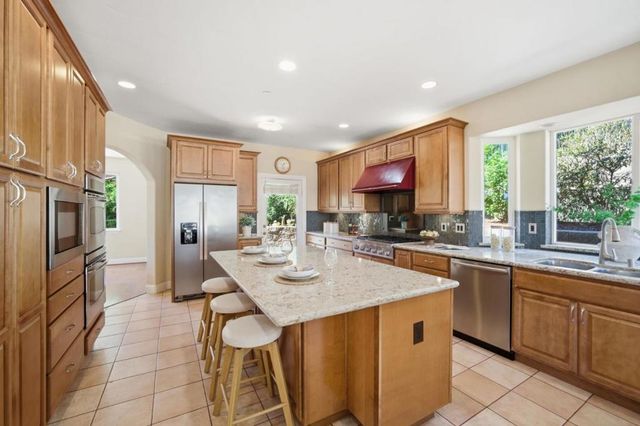 2075 Mantelli Drive, Gilroy, CA 95020