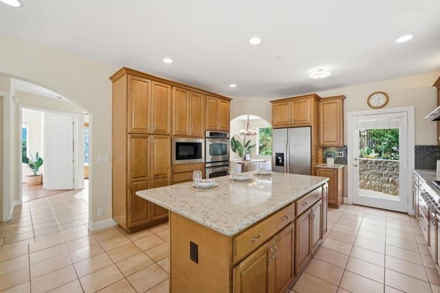 2075 Mantelli Drive, Gilroy, CA 95020