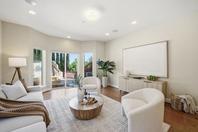 2075 Mantelli Drive, Gilroy, CA 95020