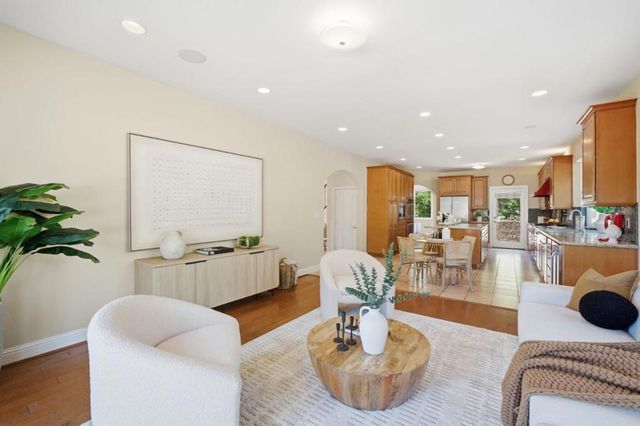 2075 Mantelli Drive, Gilroy, CA 95020