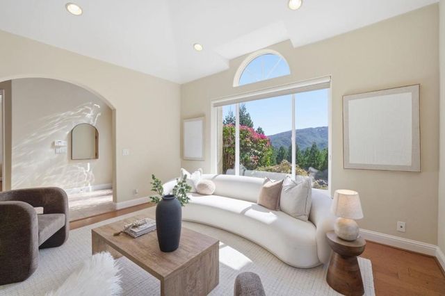 2075 Mantelli Drive, Gilroy, CA 95020