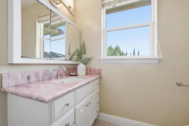 2075 Mantelli Drive, Gilroy, CA 95020