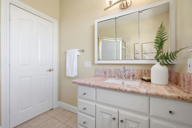 2075 Mantelli Drive, Gilroy, CA 95020