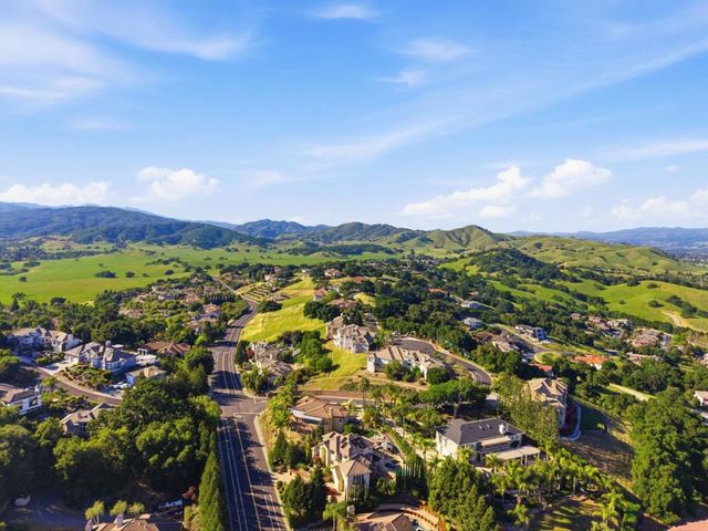 2075 Mantelli Drive, Gilroy, CA 95020