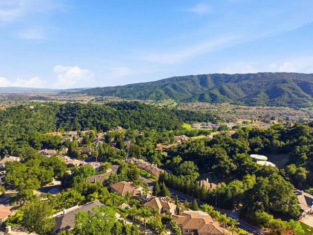 2075 Mantelli Drive, Gilroy, CA 95020