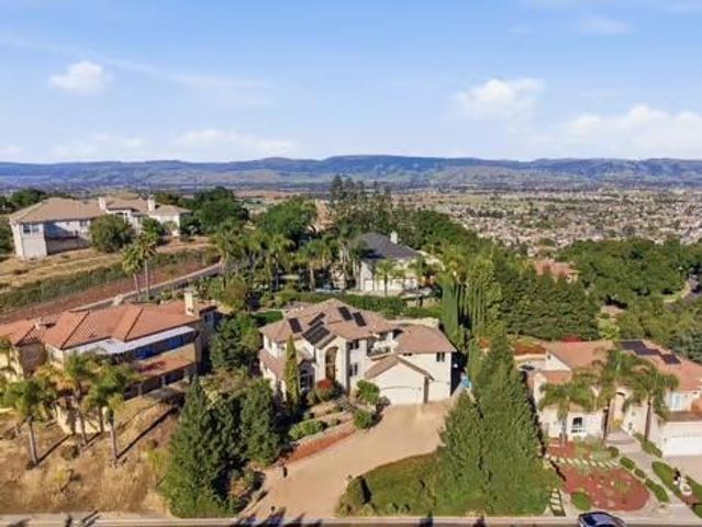 2075 Mantelli Drive, Gilroy, CA 95020