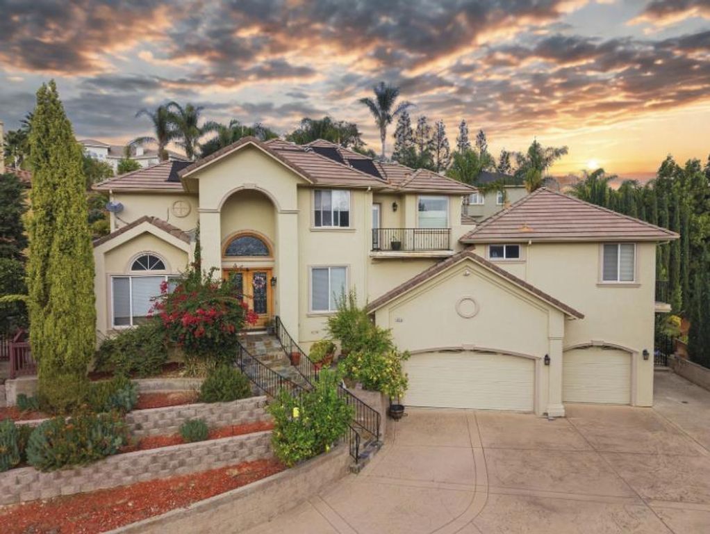 2075 Mantelli Drive, Gilroy, CA 95020