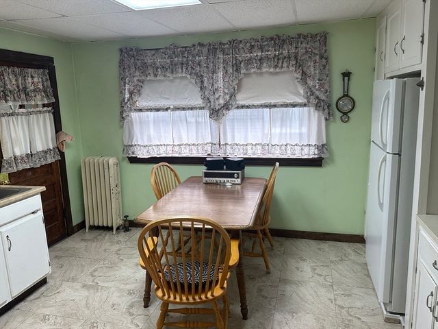 32-34 Chateaugay St, Chicopee, MA 01020