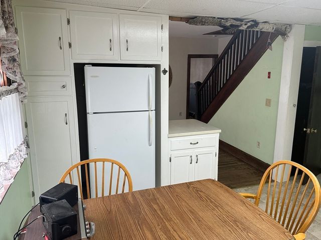 32-34 Chateaugay St, Chicopee, MA 01020
