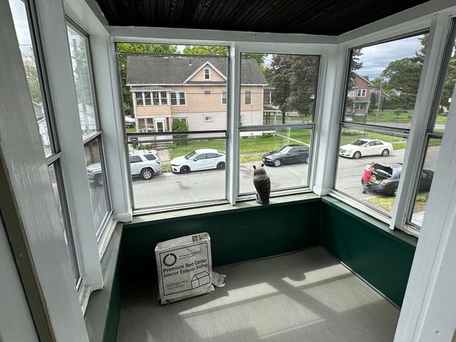 32-34 Chateaugay St, Chicopee, MA 01020