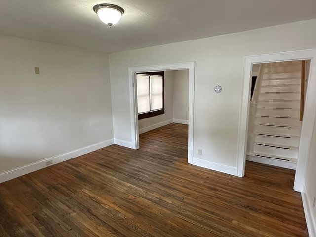 32-34 Chateaugay St, Chicopee, MA 01020