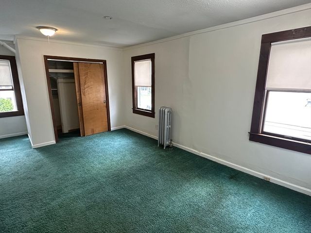 32-34 Chateaugay St, Chicopee, MA 01020