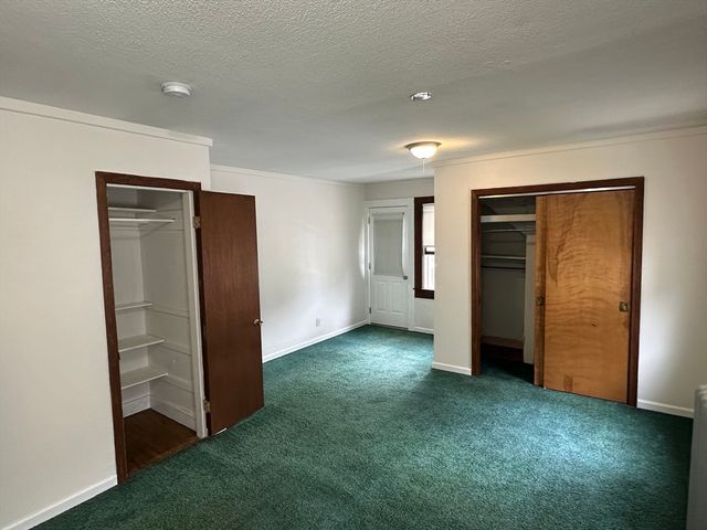 32-34 Chateaugay St, Chicopee, MA 01020