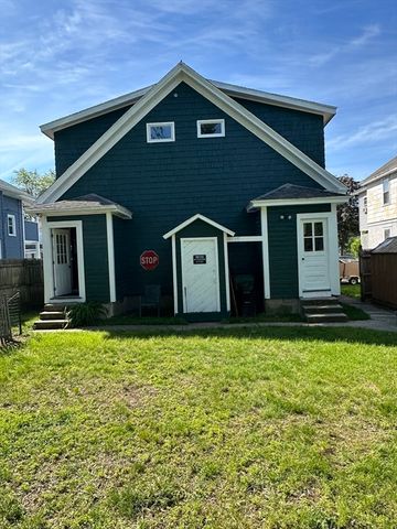 32-34 Chateaugay St, Chicopee, MA 01020