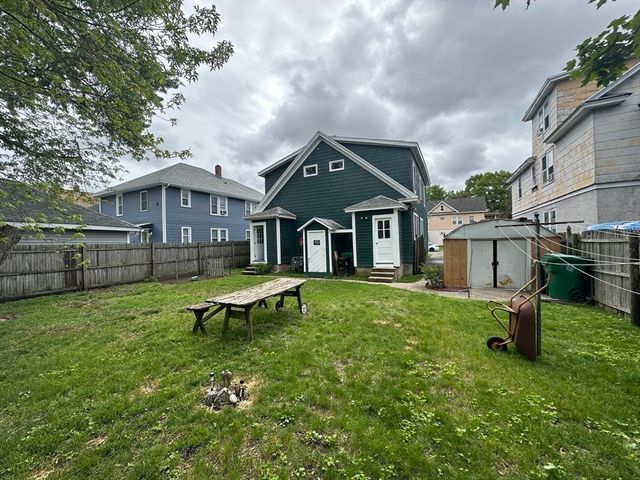 32-34 Chateaugay St, Chicopee, MA 01020