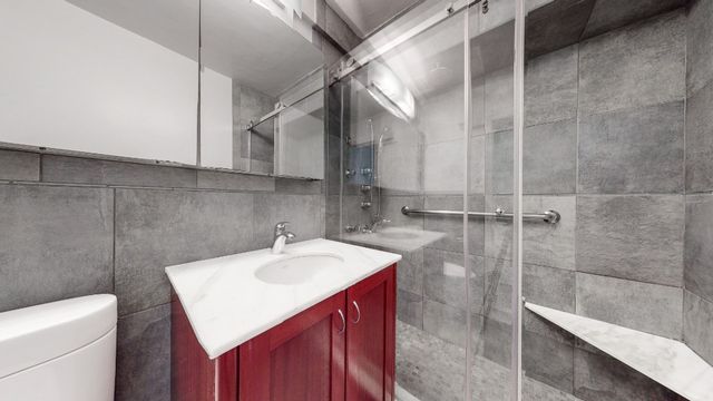 211 E 53rd St Apt 11D, New York City, NY 10022