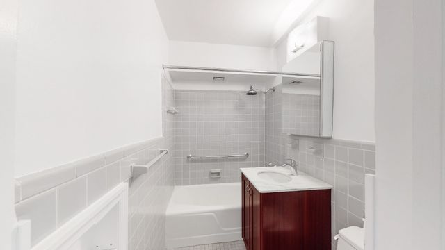 211 E 53rd St Apt 11D, New York City, NY 10022