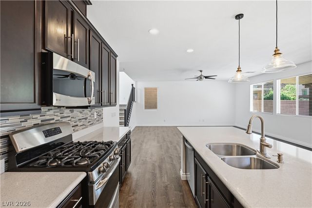 7103 Stanley Frederick Street, Las Vegas, NV 89166