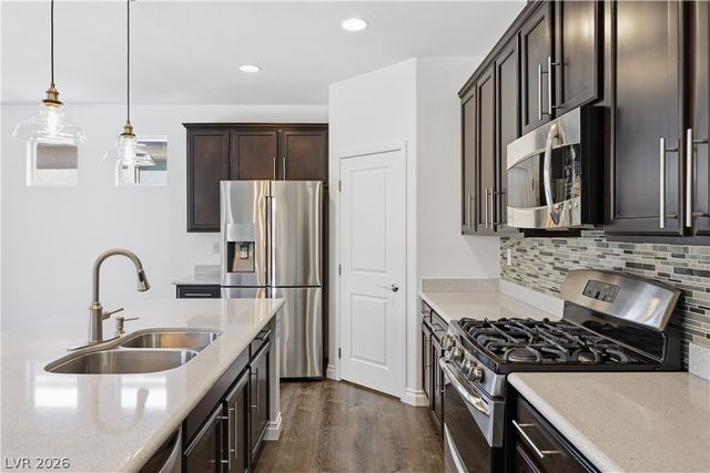 7103 Stanley Frederick Street, Las Vegas, NV 89166