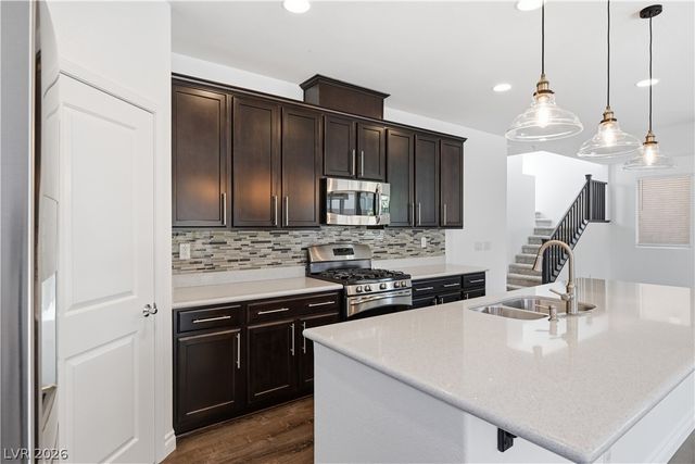 7103 Stanley Frederick Street, Las Vegas, NV 89166