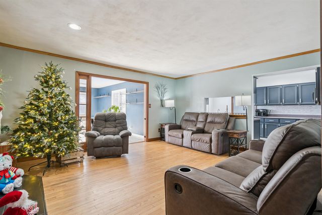 914 Lynda Road, Waterloo, IA 50701