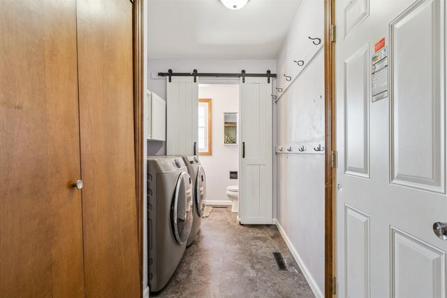 914 Lynda Road, Waterloo, IA 50701