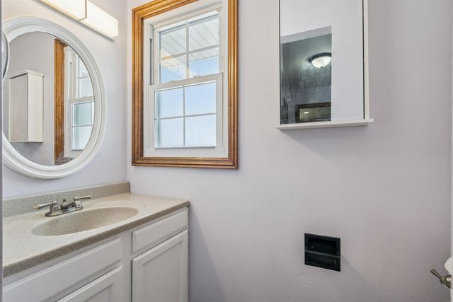 914 Lynda Road, Waterloo, IA 50701