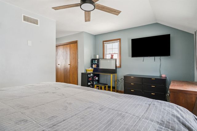 914 Lynda Road, Waterloo, IA 50701