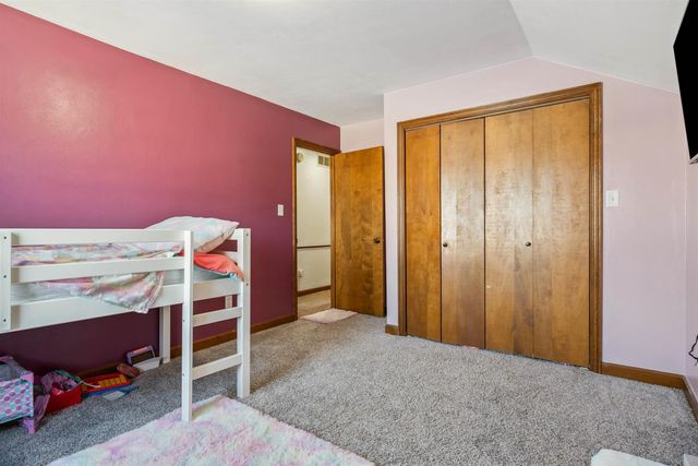 914 Lynda Road, Waterloo, IA 50701